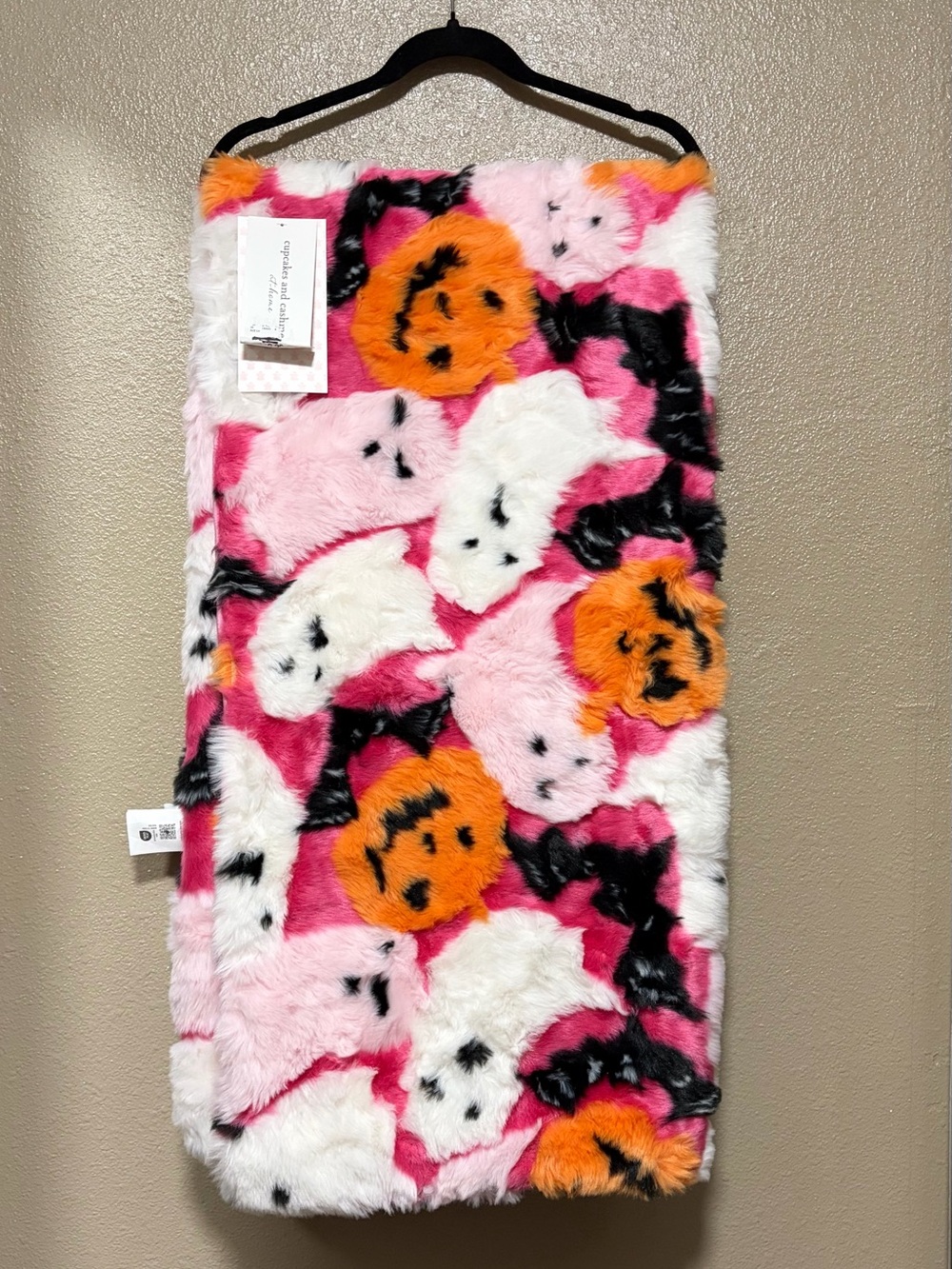 NEW Cupcakes & Cashmere Plush Reversible Halloween Faux Fur Cozy Throw Blanket